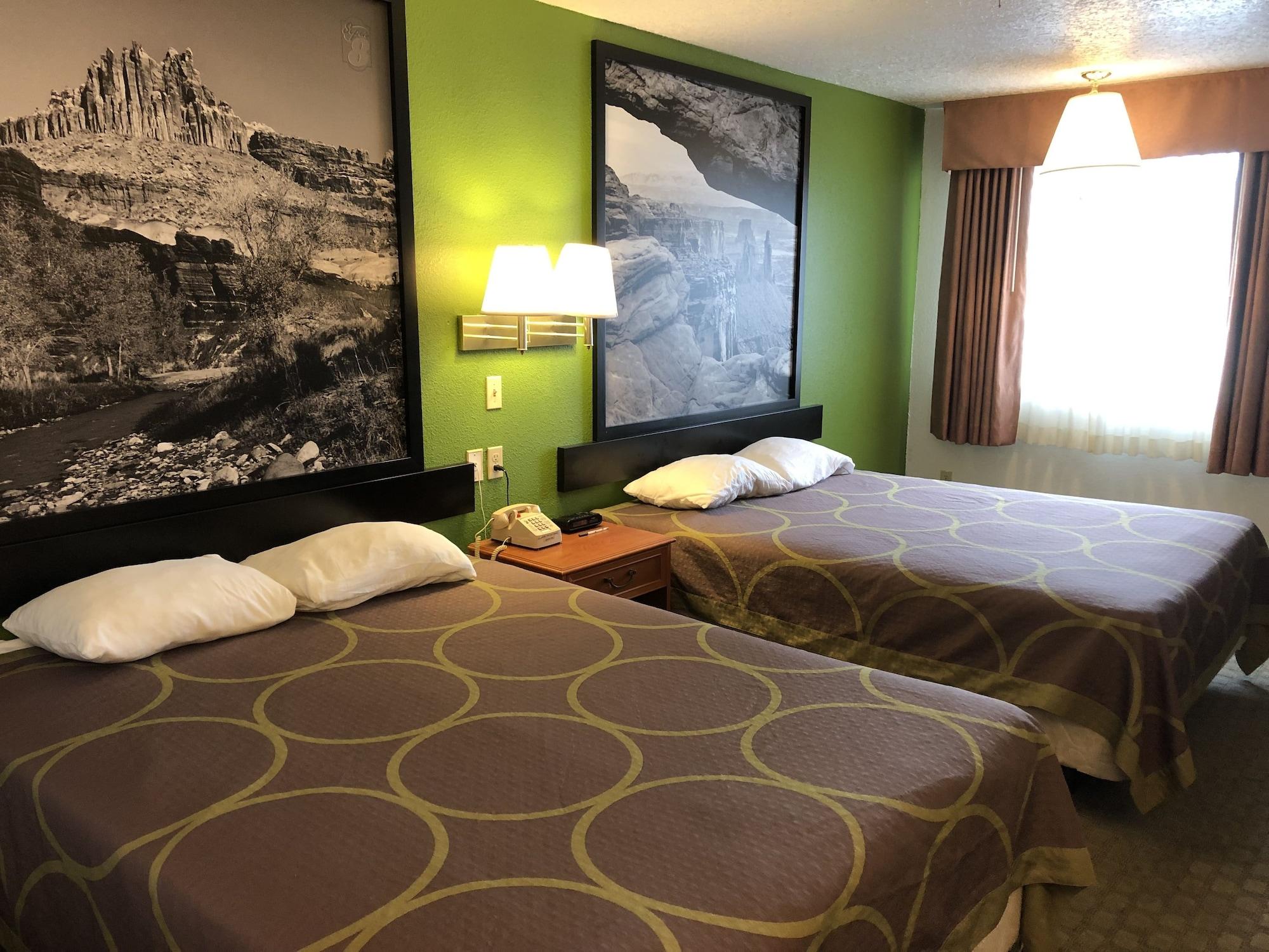 Super 8 By Wyndham Price Motel Eksteriør billede