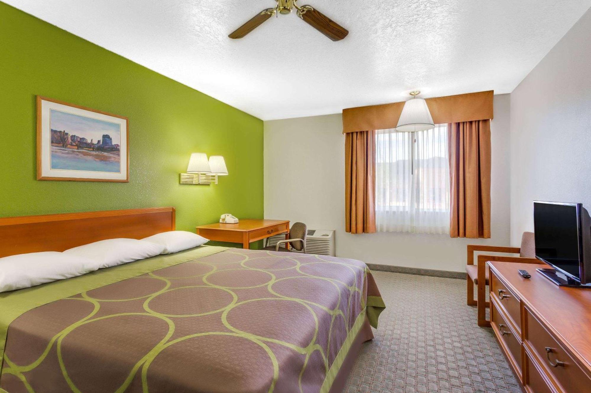 Super 8 By Wyndham Price Motel Eksteriør billede