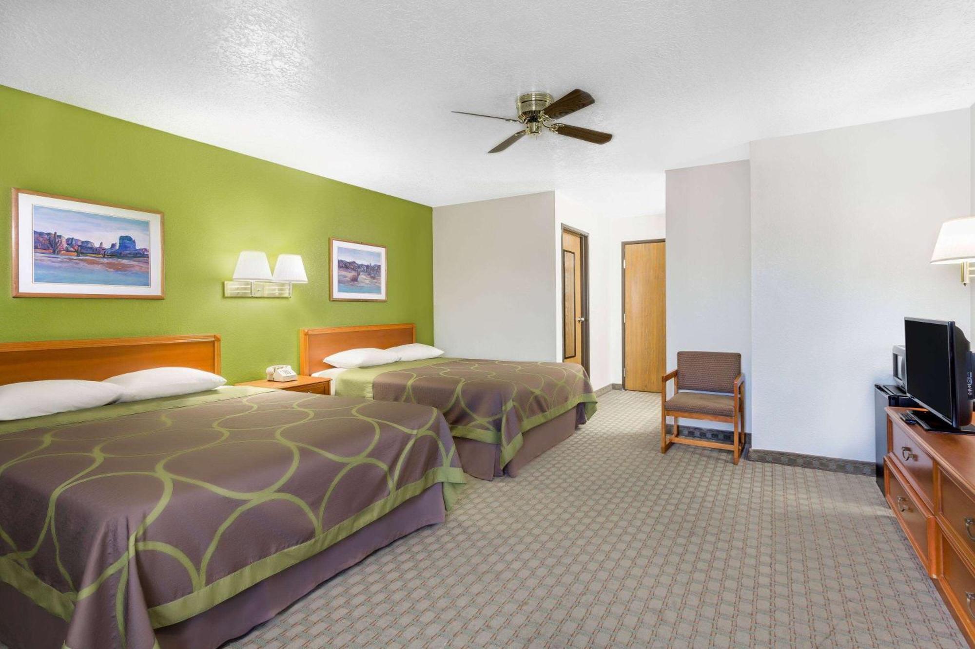 Super 8 By Wyndham Price Motel Eksteriør billede